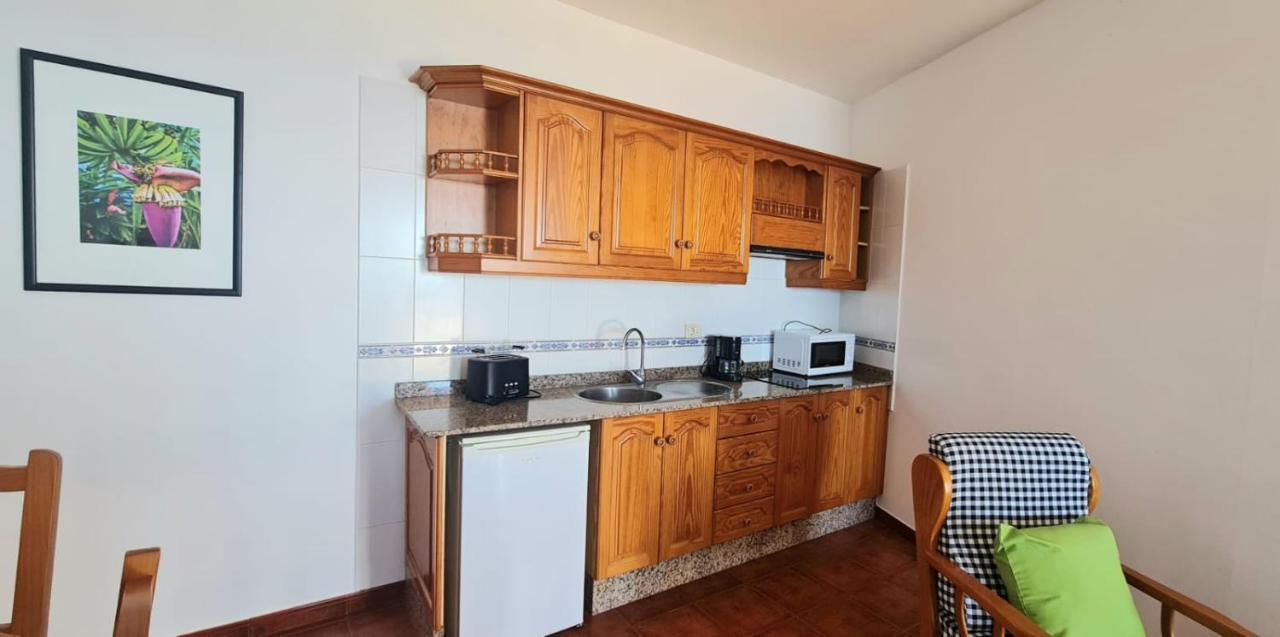 Apartamentos Los Geranios Tazacorte Esterno foto